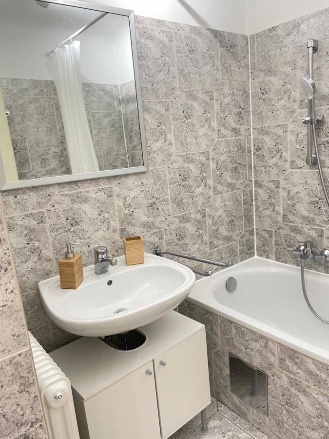 Cosy Apartment Near Schoenbrunn & Meidlinger Market Βιέννη Εξωτερικό φωτογραφία